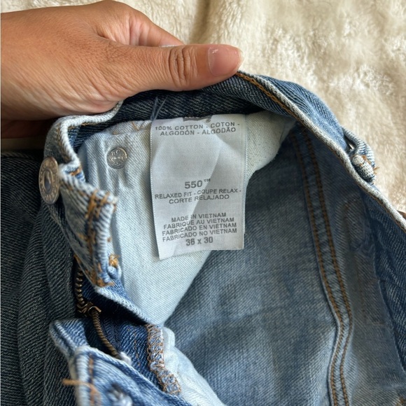 Levi’s High Rise Distressed Denim Shorts - Picture 2 of 3